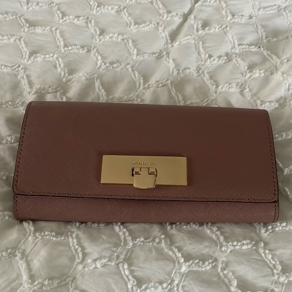 Michael Kors Wallet - Picture 1 of 3